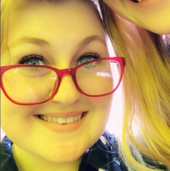 Meet your Posher, Emily - Picture 1 of 1